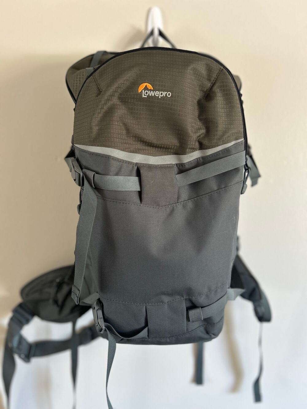 Lowepro Flipside Trek BP 450 AW DSLR Camera Hiking Backpack Gray Green